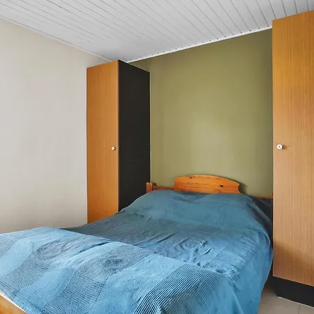 Stunning In With 3 Bedrooms 2